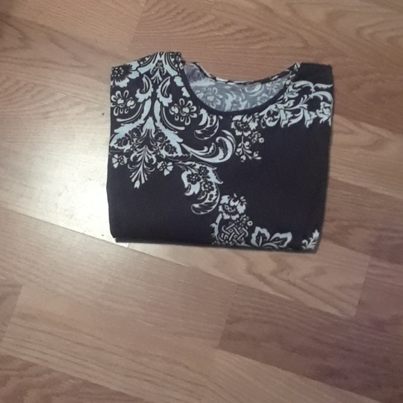 Shirt - Picture 3 of 4